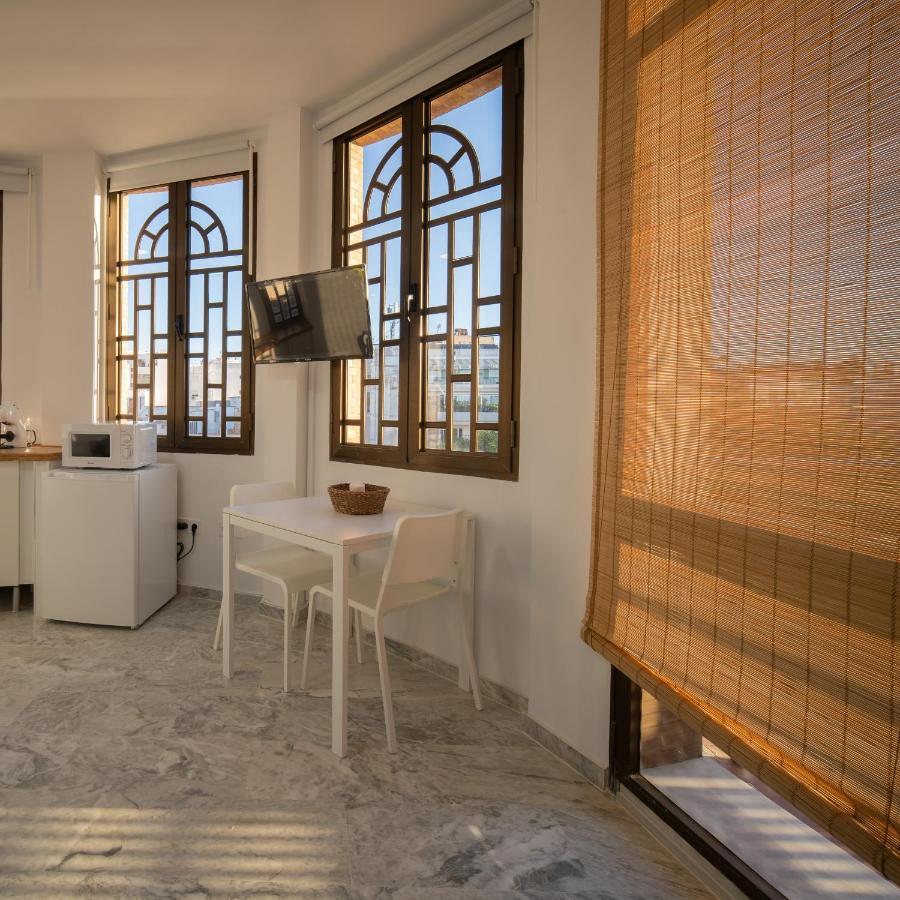 Conjunto De Apartamentos Antiguo Palacio Hotel Paris Huelva Exteriör bild